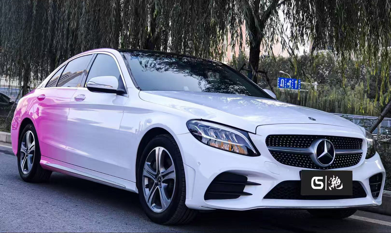 White powder gradient