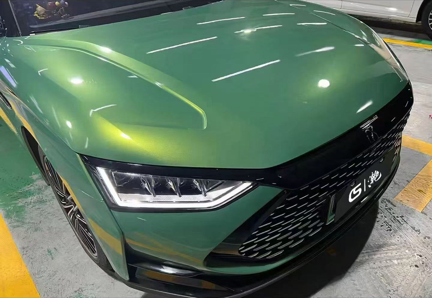 Ultra-Bright Metallic Mamba Green