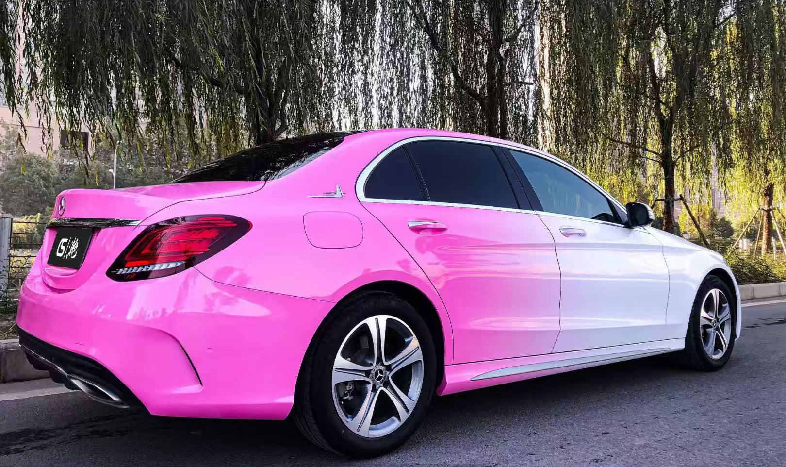 White powder gradient