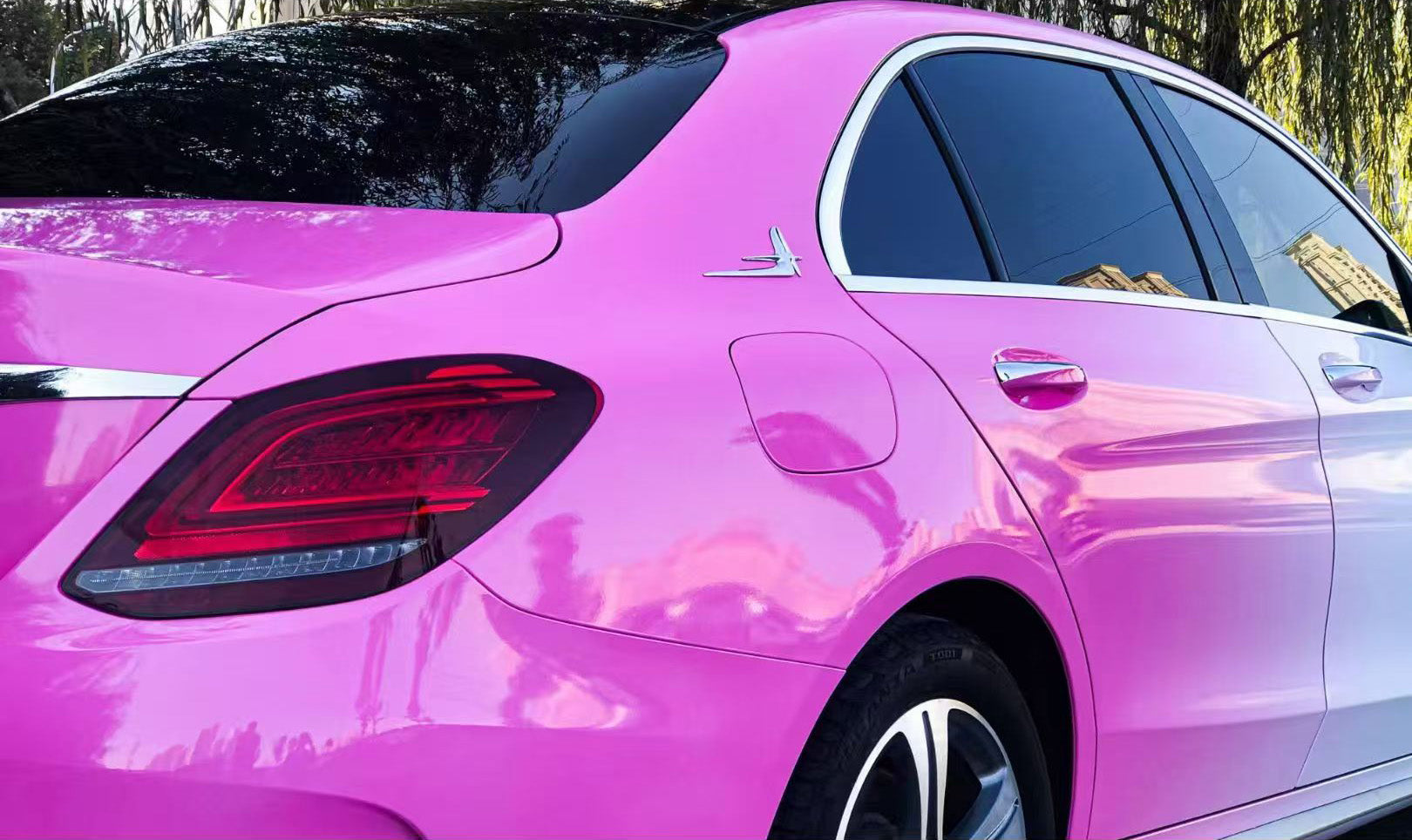 White powder gradient