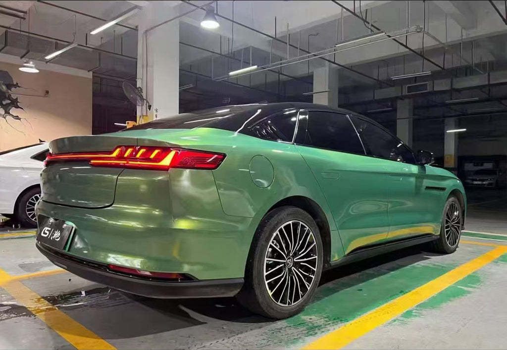 Ultra-Bright Metallic Mamba Green